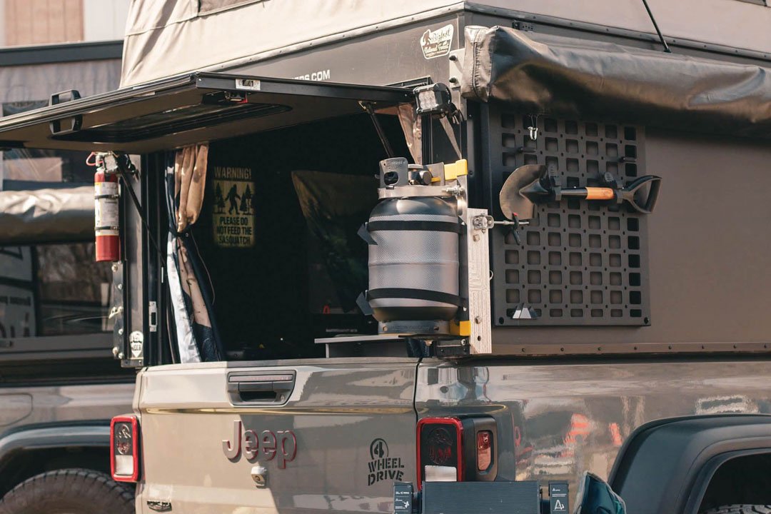 OV-X 6.0 truck topper camper